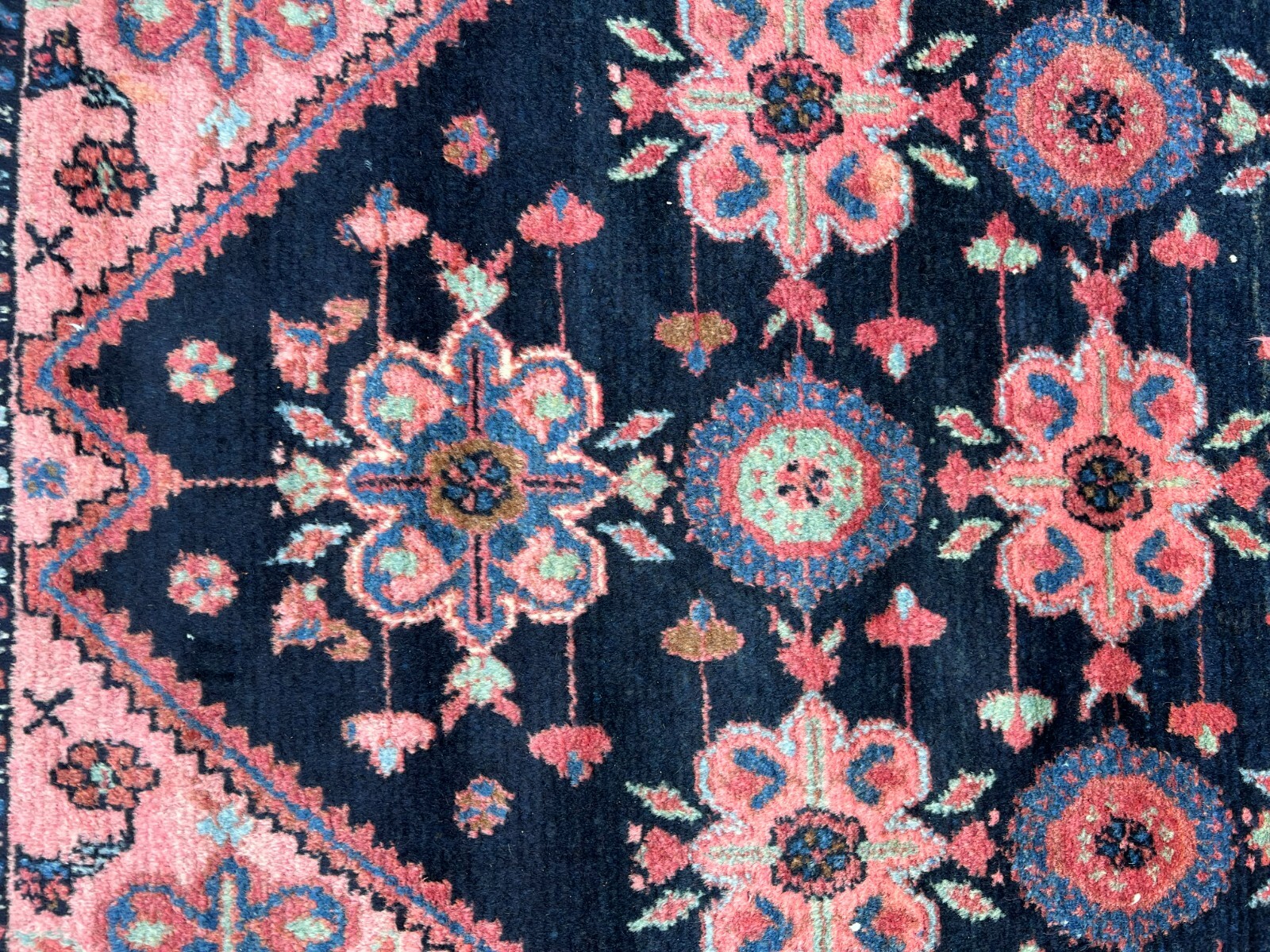 Vintage Hamadn Rug 6'9"x4'3" with plush silky wool in excellent condition  gallery