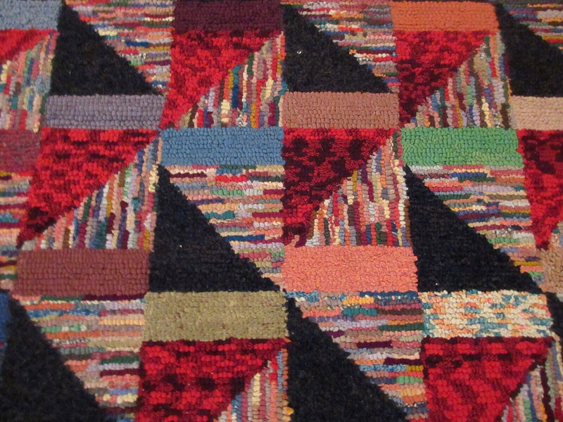 WONDERFUL VINTAGE AMERICAN GEOMETRIC DESIGN HOOKED RUG ON BURLAP ESTATE FIND gallery