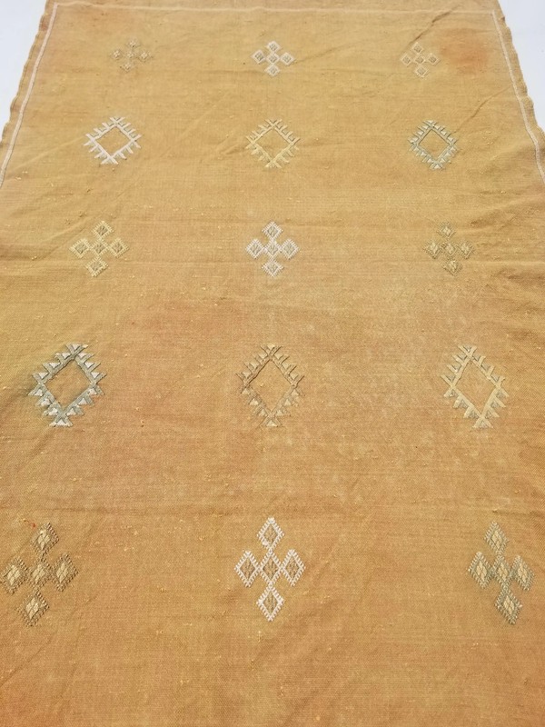 Distressed Vintage Traditional Handmade Moroccan Cactus Kilim 4.4x3.0ft gallery