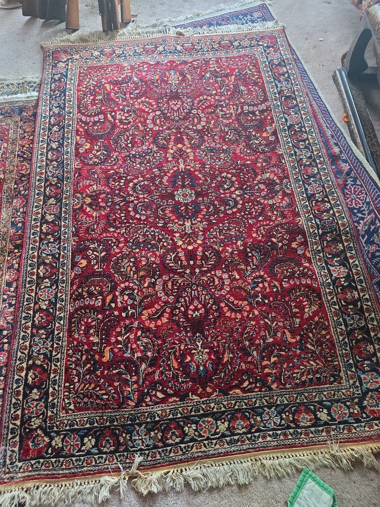 LOVELY TOP QUALITY ANTIQUE 1920'S AUTHENTIC SAROUK RUG. 250 TO 280 KNOTS