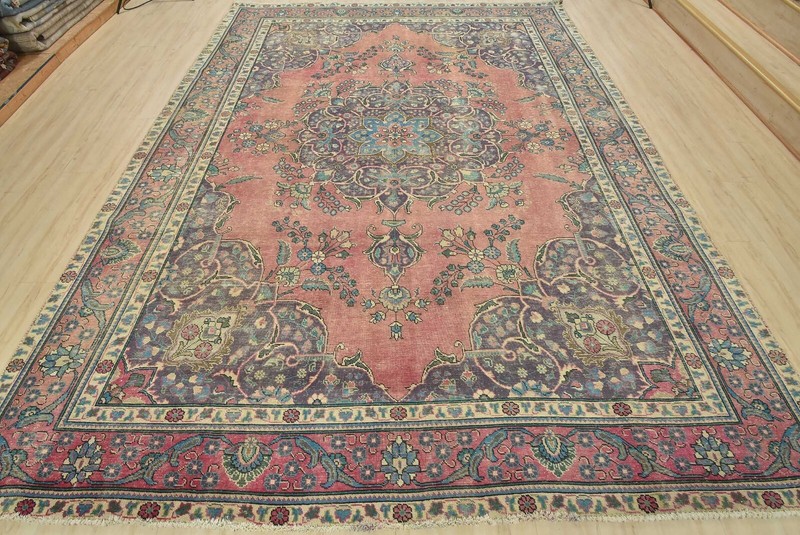 Vintage Anatolia 9’7” x 12’7” Pink Distressed Wool Hand-Knotted Oriental Rug gallery