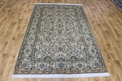 Fine handmade Oriental Keshan rug of elegant all over floral design 220 x 140 cm