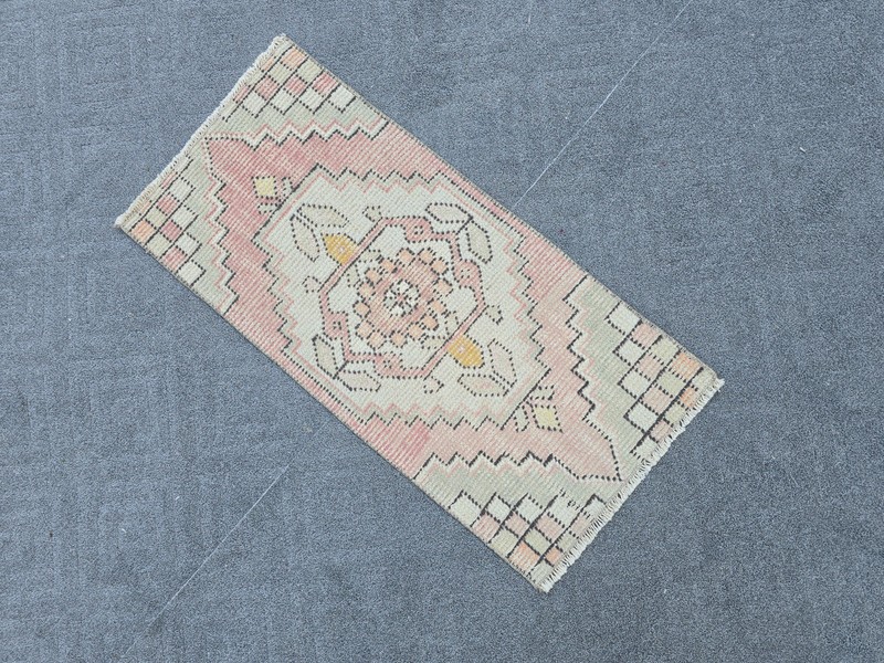 Small Vintage Turkish Oushak Rug 1.3x2.8 Hand Knotted Wool Pink Cream Black gallery