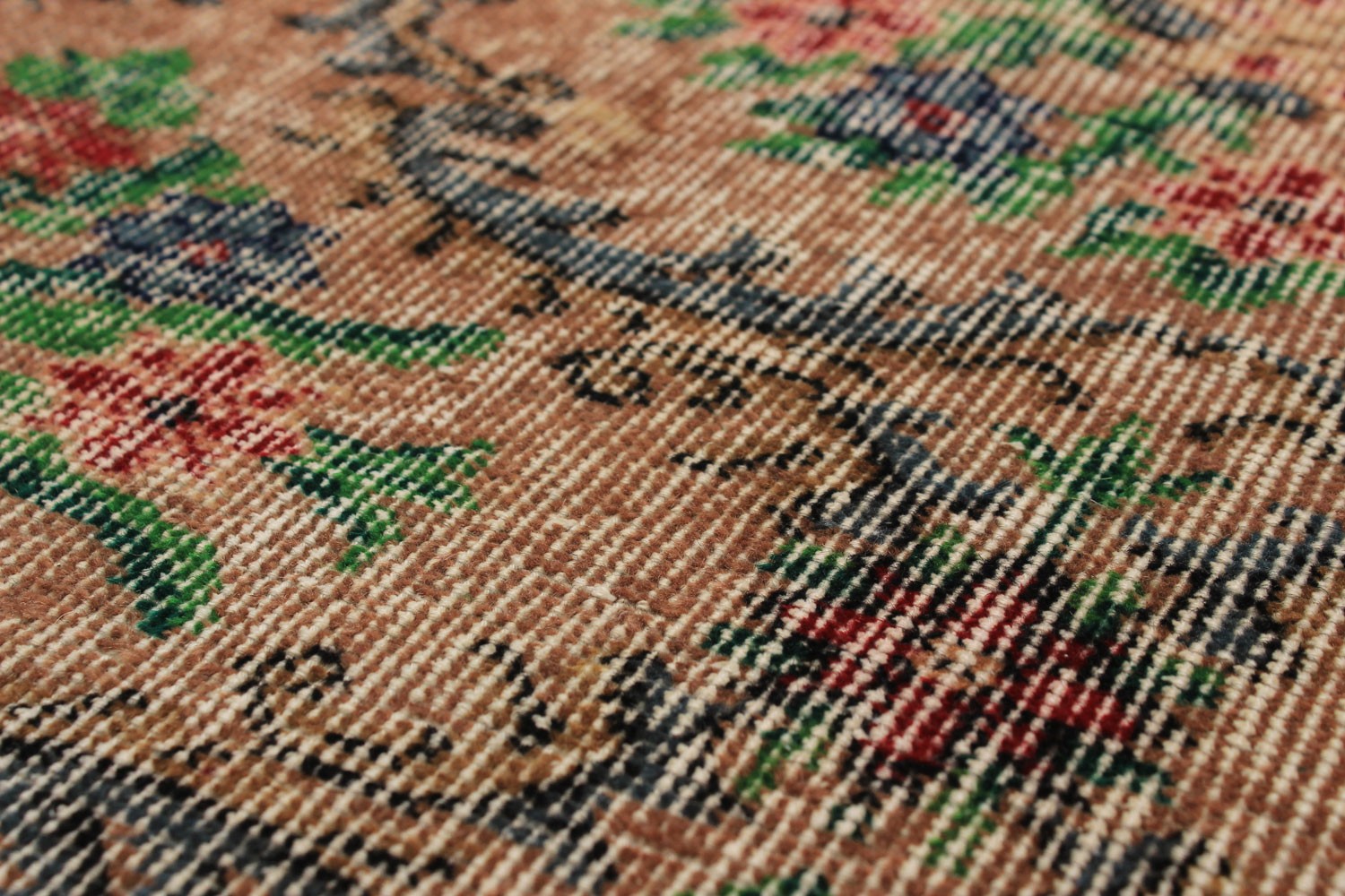 Vintage 4'9" x 8'6" Traditional Hand Knotted Vegetable Dye Wool Area Rug gallery