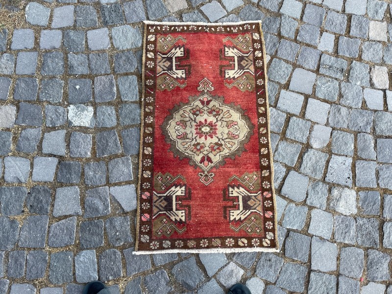 Turkish Vintage Small Rug Handmade Wool Bohemian Bath Mat Rug 1,8 x 3,3 ft gallery