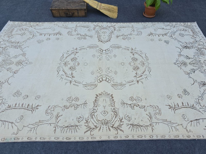 6' x 9' Vintage Wool Oushak Area Rug, Turkish Beige Hand-Knotted Bedroom Rug gallery