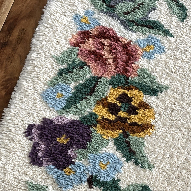 Vtg Floral Handmade Hooked Area Rug Large Oval 51x34 Cottage Country Grandma gallery