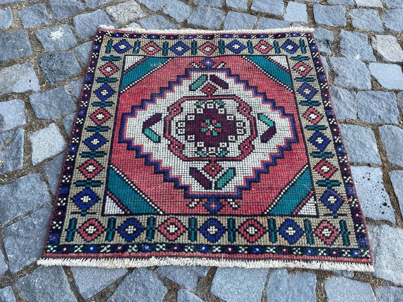Turkish Vintage Small Rug Handmade Wool Bohemian Bath Mat Rug 2,0 x 2,0 ft gallery