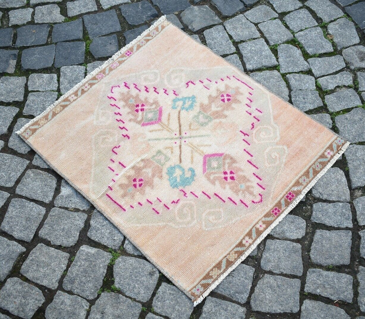 Turkish Rug 25'' x 28'' Anatolian Hand Knotted Oushak Rug Muted Dye Small Rug gallery