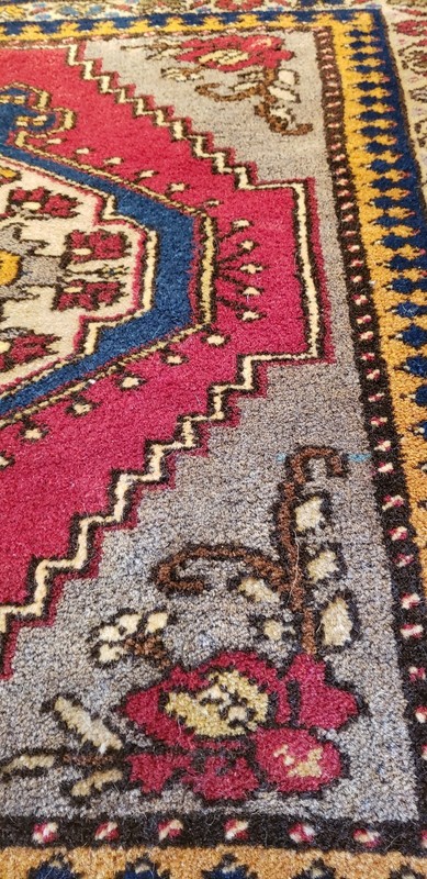 Beautiful Vintage 1960-1980's Wool Pile, Natural Dye,Tribal Rug 2’6” x 2’9” gallery