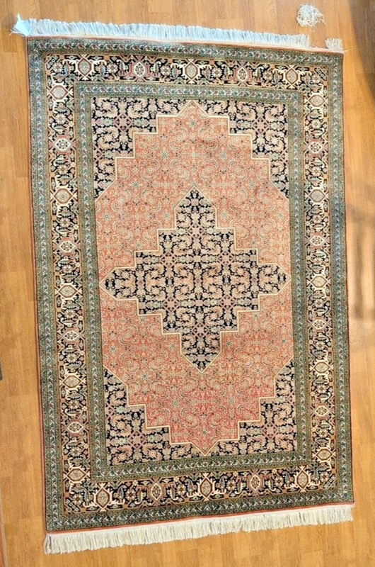 Hand-knotted, Feraghan 4'x6' Wool/Silk Rug, minor dmg, no walk on, or smoking gallery