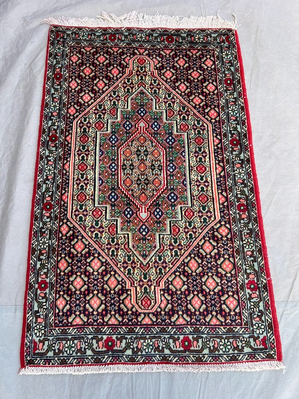 Stunning Vintage Oriental Floral Pattern Natural Vegetable Dye Senneh Carpet gallery