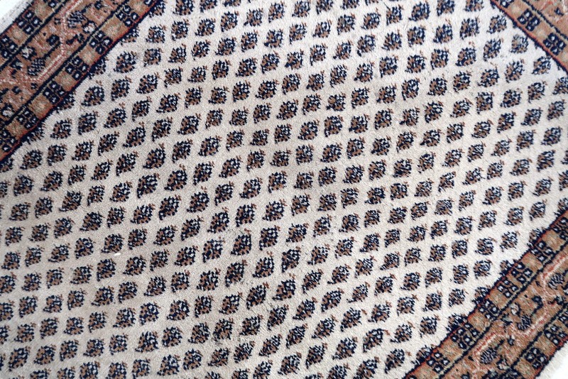 Handmade vintage Indian Seraband rug 2.9' x 5.2' (89cm x 160cm) 1970s - 1C897 gallery