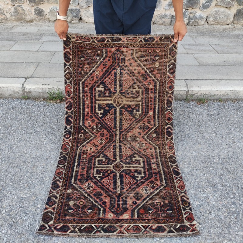 Antique Persian Patterned rug 2.4 x 4.33 ft Vintage Handmade Wool Rug 73 x 132cm gallery