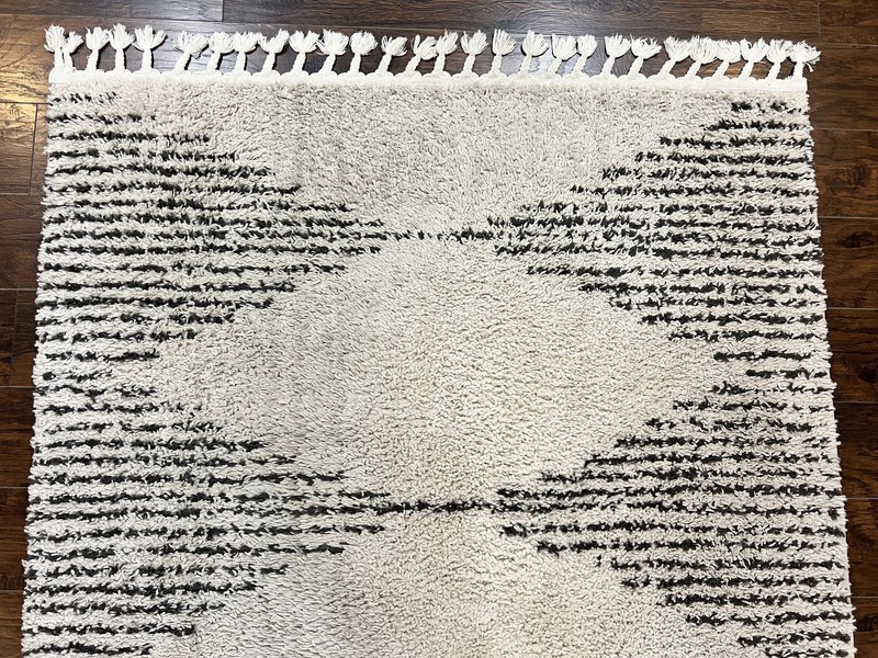 Shag Rug 5x8 Off White Black Modern Contemporary Area Rug Moroccan Style nuLoom gallery