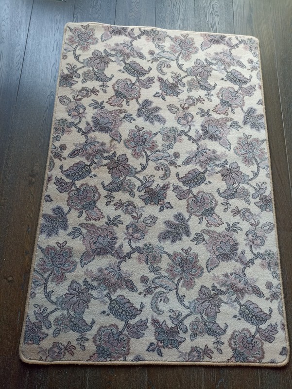 Super Keshan Rug. Persian. 100% wool. Belgian made carpet. Cream. gallery