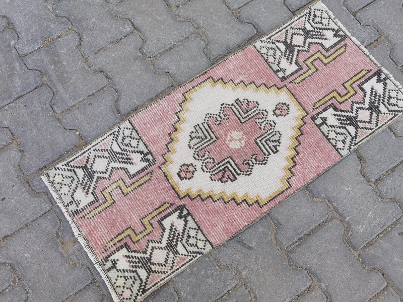 Vintage Turkish Oushak Rug 1.3x2.9 Hand Knotted Wool Pink Grey Tribal Boho gallery