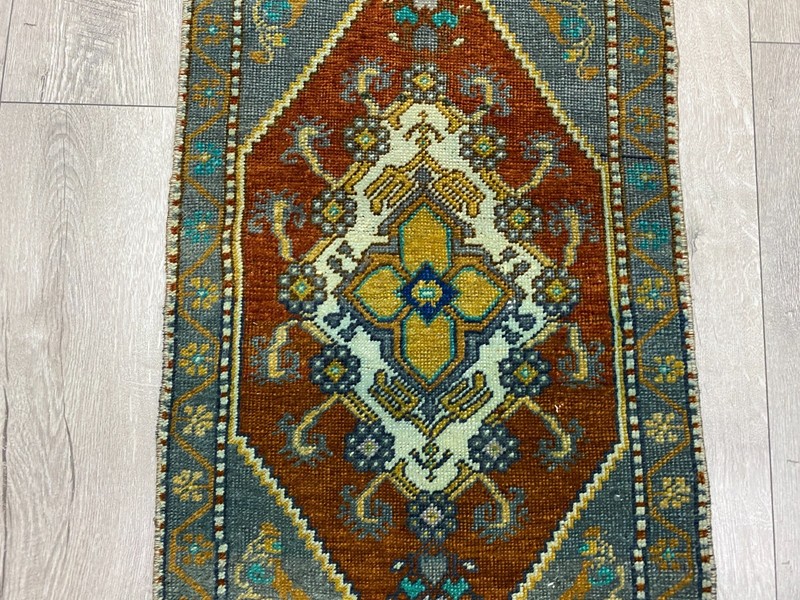 Small Vintage Oushak Rug Handwoven Turkish Wool Runner 1.6 x 3.7 ft gallery