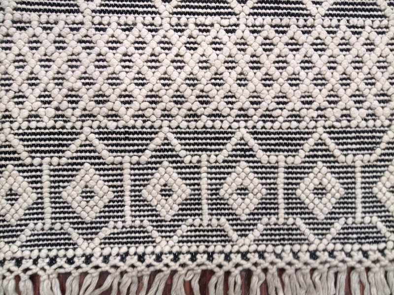 3.3x5,4x6,6x9,5x6.7,2.6x4,2.3x5 Handmade Black Ivory Hand-Woven Area Rug gallery