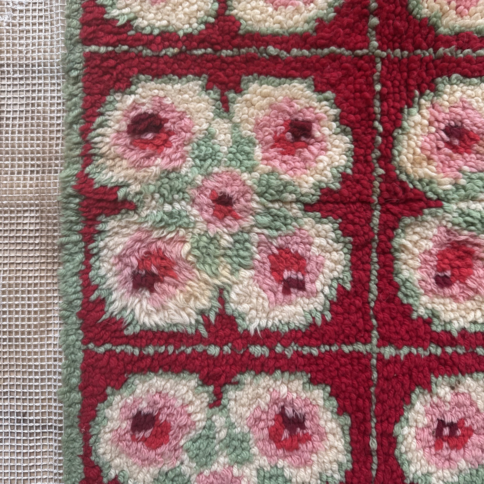 Vintage Hand Made Floral Granny MCM Latchhook Bed Rug Red Pink Squares 36 X 24 gallery