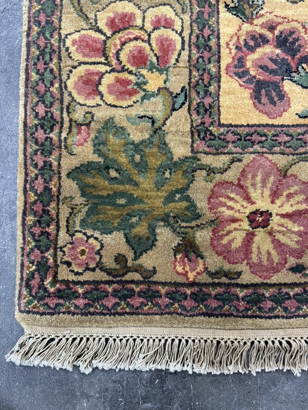 Couristan Majestic Collection Victorian Shawl-Beige 5'6x8' 100% Wool are rug gallery