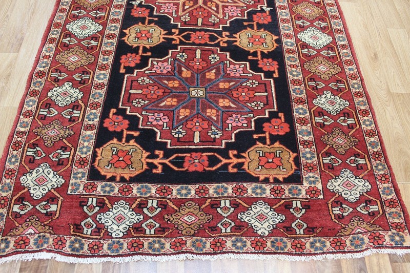 OLD HANDMADE PERSIAN HERIZ WOOL RUNNER, DATED TO THE FIELD 1321(1940) gallery