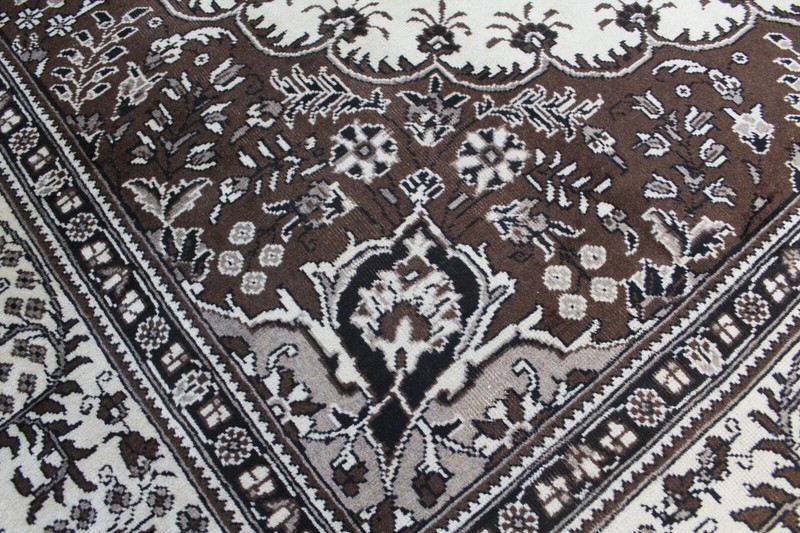 Large Handmade Oriental Wool Rug 400 x 310 cm (13’1” x 10’2”) Floral Medallion gallery