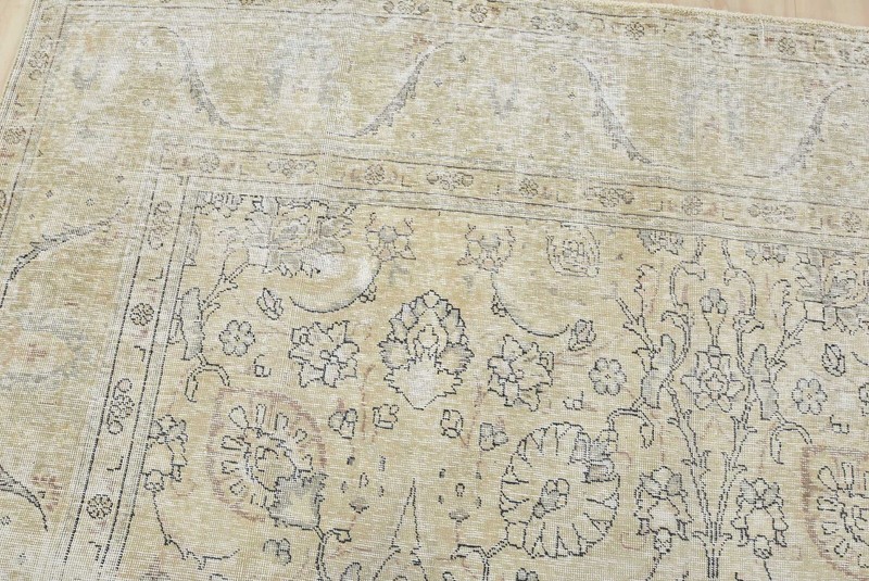 Vintage Anatolia 9’9” x 12’6” Beige Distressed Wool Hand-Knotted Oriental Rug gallery