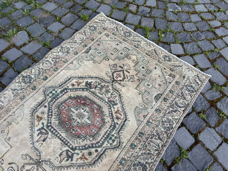 Wool rug, Area rug, Vintage rug, Turkish rug, Bohemian rug 2,9 x 4,6 ft gallery