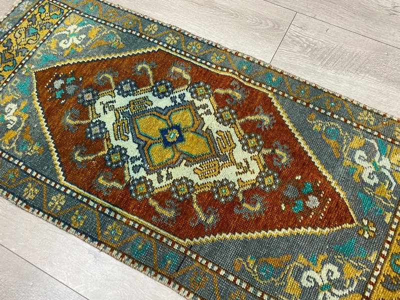 Small Vintage Oushak Rug Handwoven Turkish Wool Runner 1.6 x 3.7 ft gallery