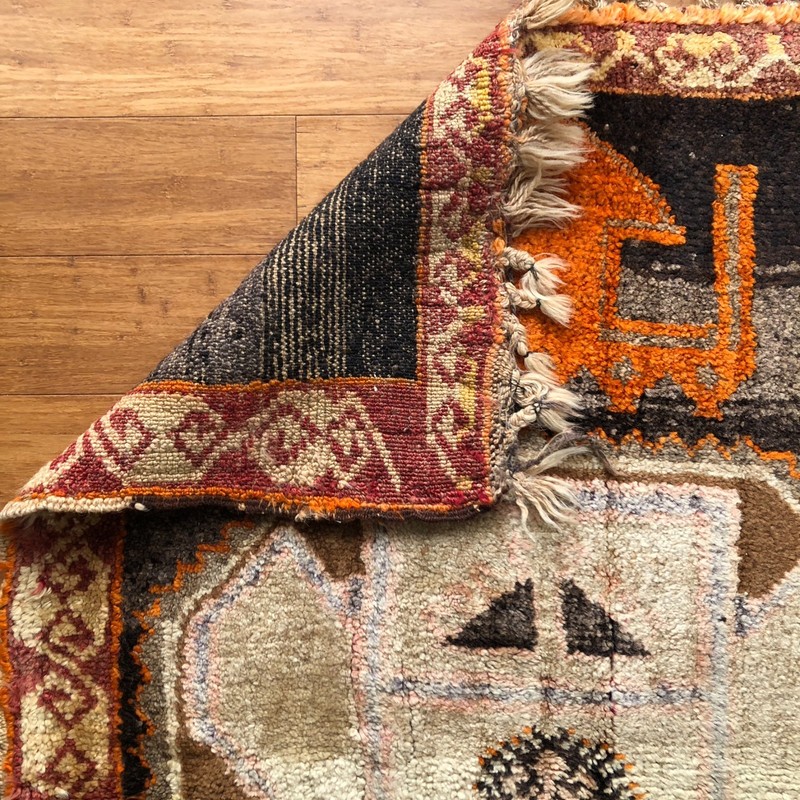 Accent Vintage Rug | Medallion | 3'4" X 4'5" gallery