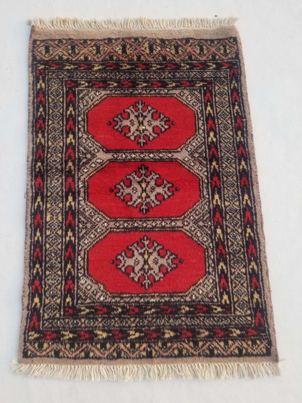 Vintage Traditional Hand Made Pakistani Oriental Wool Red Rug 89x59cm gallery