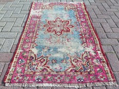 Floral Medallion Vintage Turkish Rug, Handmade Wool Distressed Tapis 33×54