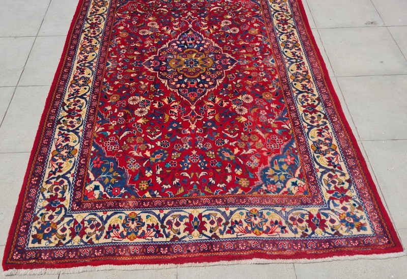 Amazing Hand Knotted Vintage Isfahoun Wool Area Rug 5.0 x 3.5 Ft gallery