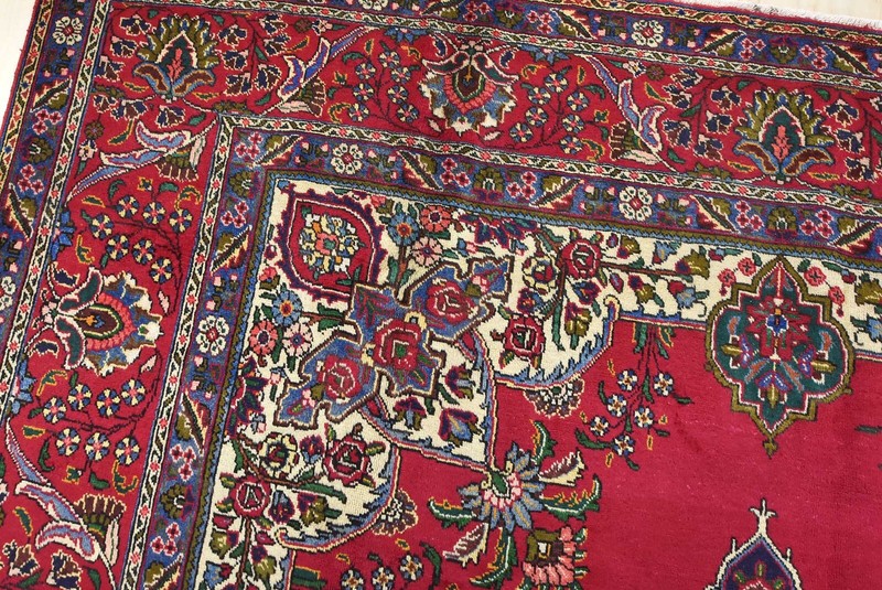 Vintage Traditional Oriental 10'2'' x 13'3'' Red Wool Hand-Knotted Area Rug gallery