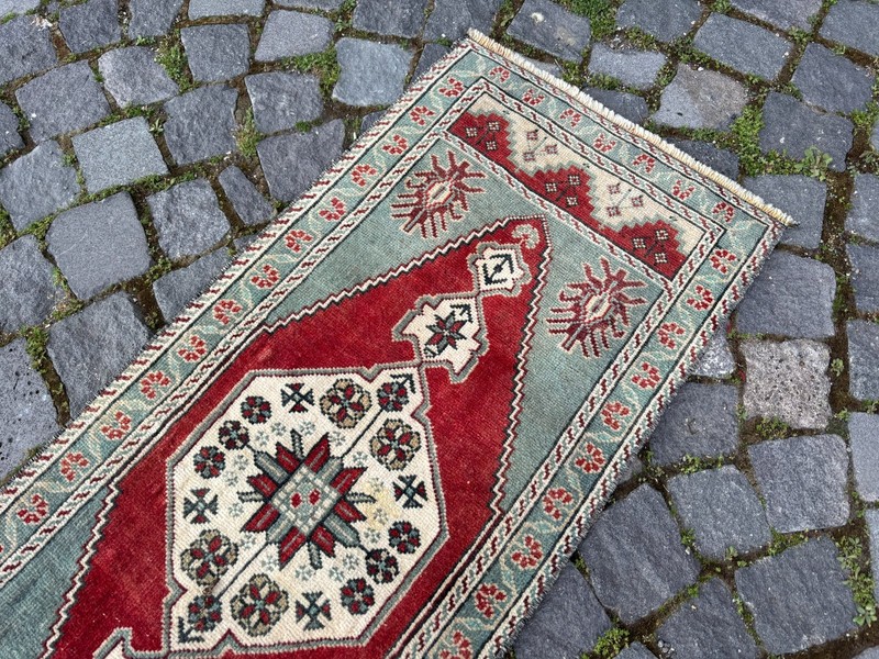 Turkish Small ug, Vintage rug, Handmade wool rug, Entryway rug 1,5 x 3,7 ft gallery