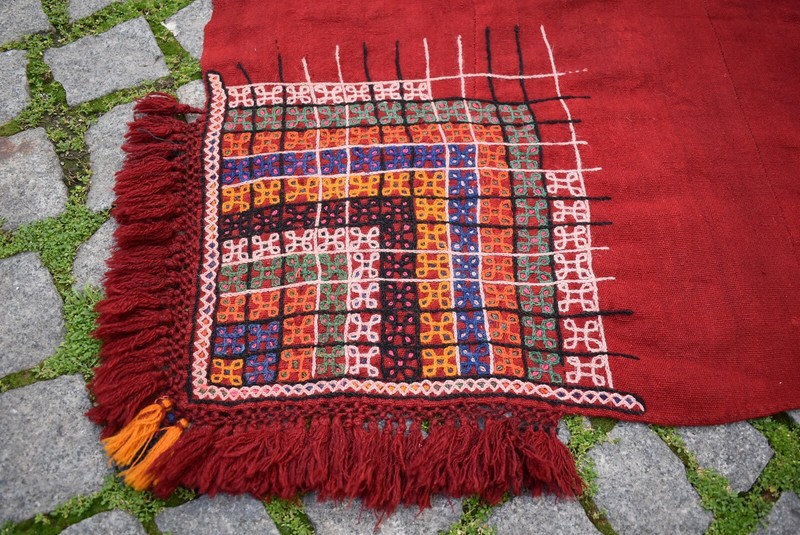 Stunning Women Shawl Kilim Rug 2'6'' x 3'0'' ft Vintage West Anatolian Kilim Rug gallery