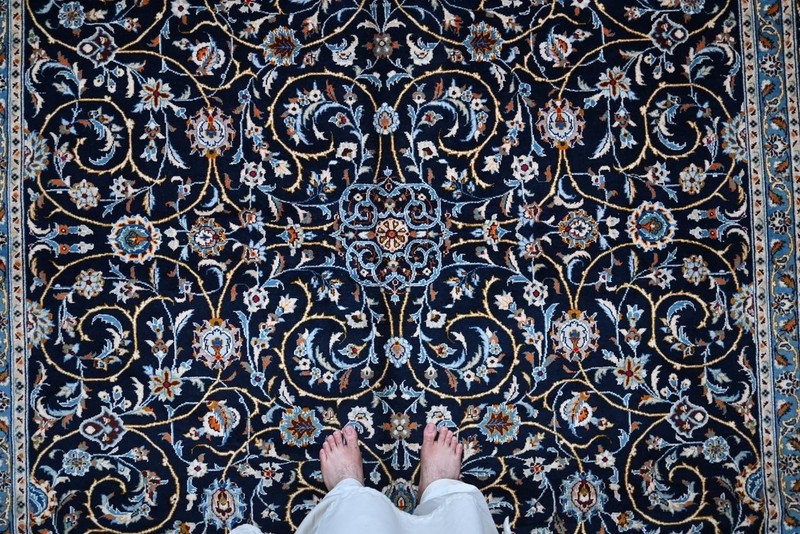 375 X 285 COLLECTORS' ITEM Vintage Keshani Oriental Floral Carpet gallery
