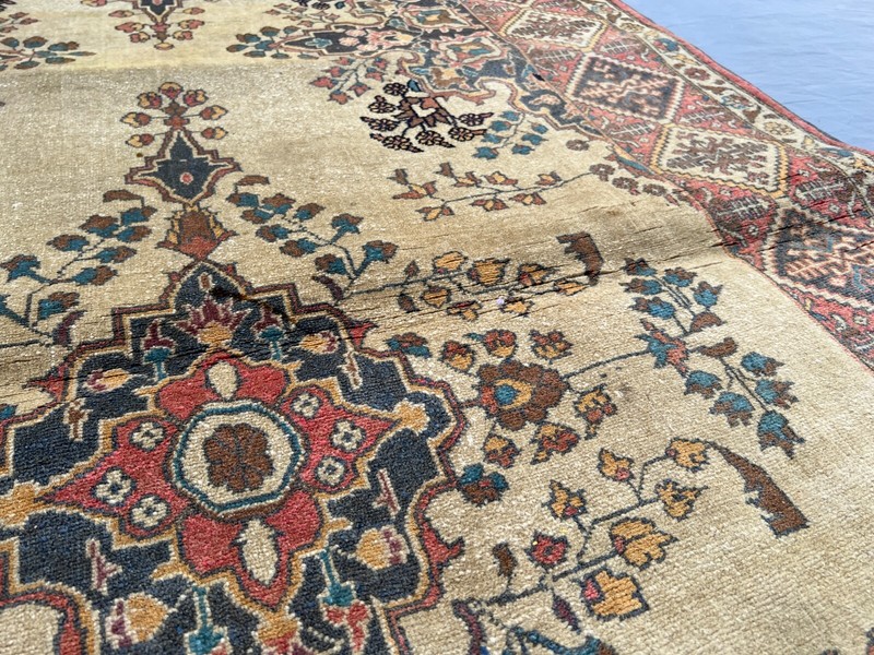 Antique Turkmen Rug 3'10x5'2 ft – Handmade Wool Faded Floral Medallion Decor Rug gallery