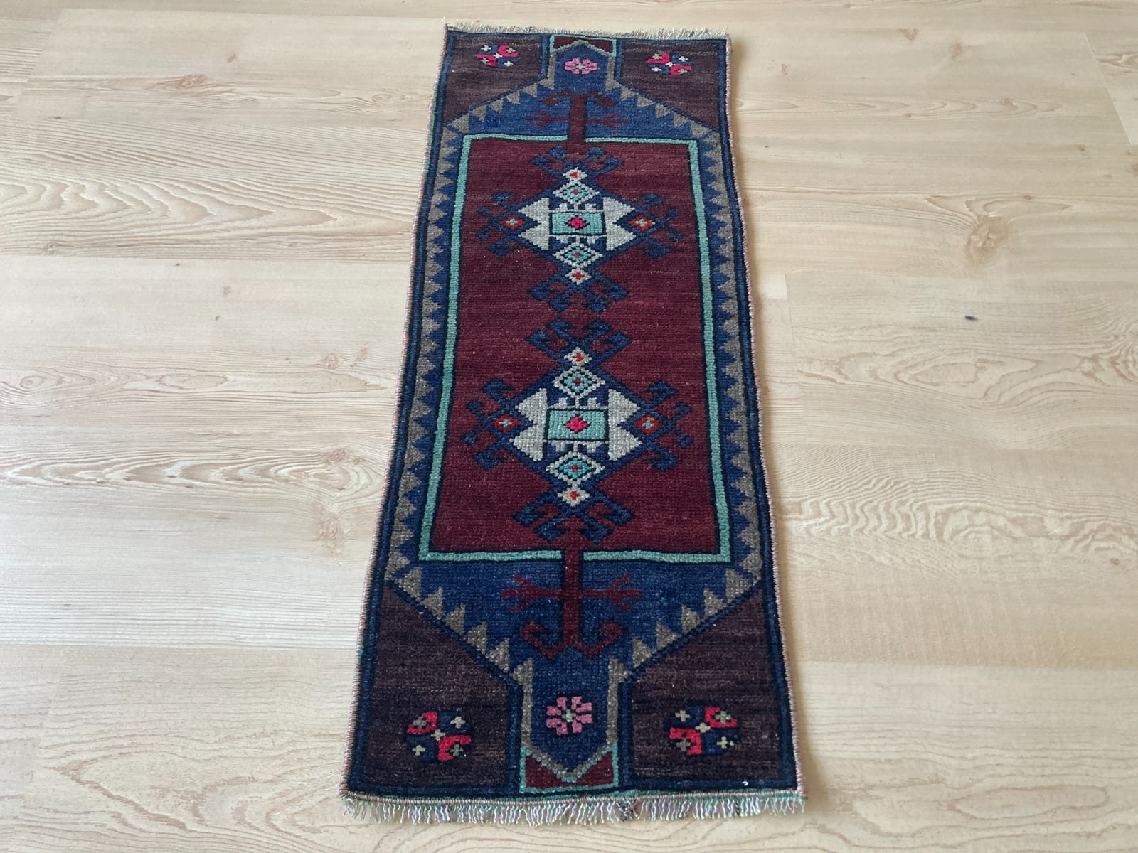 Purple rug, Turkish rug, Vintage Rug, Small rug, Wool rug, Doormat, 1.1 x 2.7 ft gallery