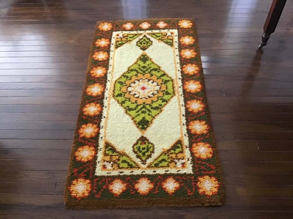 VTG SCANDINAVIAN (SWEEDISH )MEDALLION RYA RUG,DEEP PILE