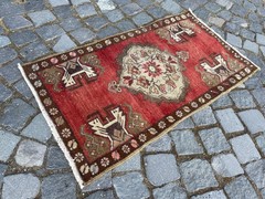 Turkish Vintage Small Rug Handmade Wool Bohemian Bath Mat Rug 1,8 x 3,3 ft