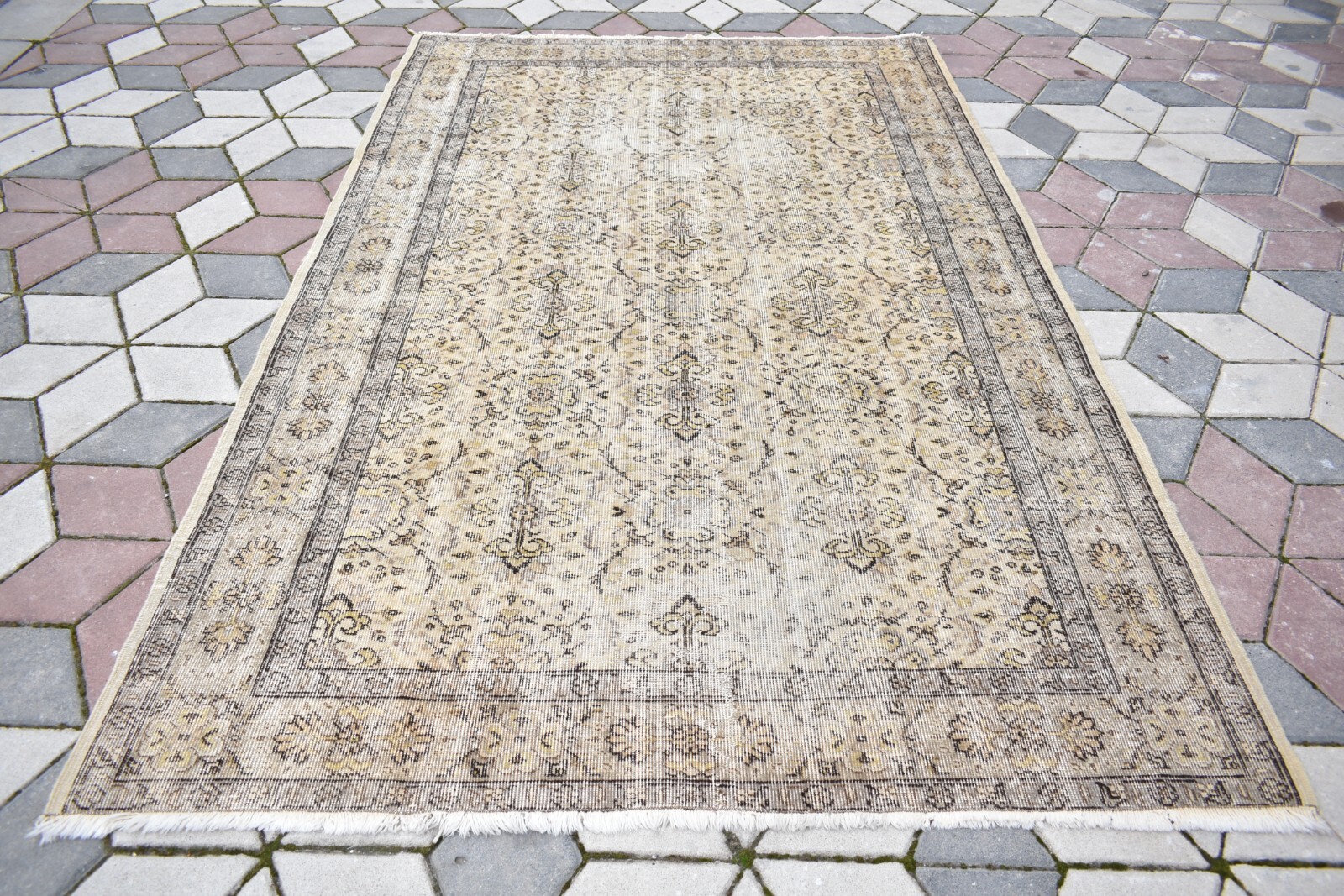 Turkish Rug 66'' x 105''Vintage Muted Dye Oushak Rug Hand-knotted Low Pile Rug gallery