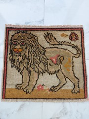Antique Lion Motif Rug Historical Animal Depiction Carpet Rug High Quality Rug