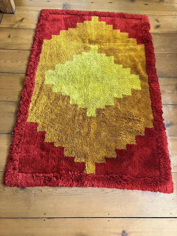 Vintage Shag MCM Canterbury House Rare Rug gallery