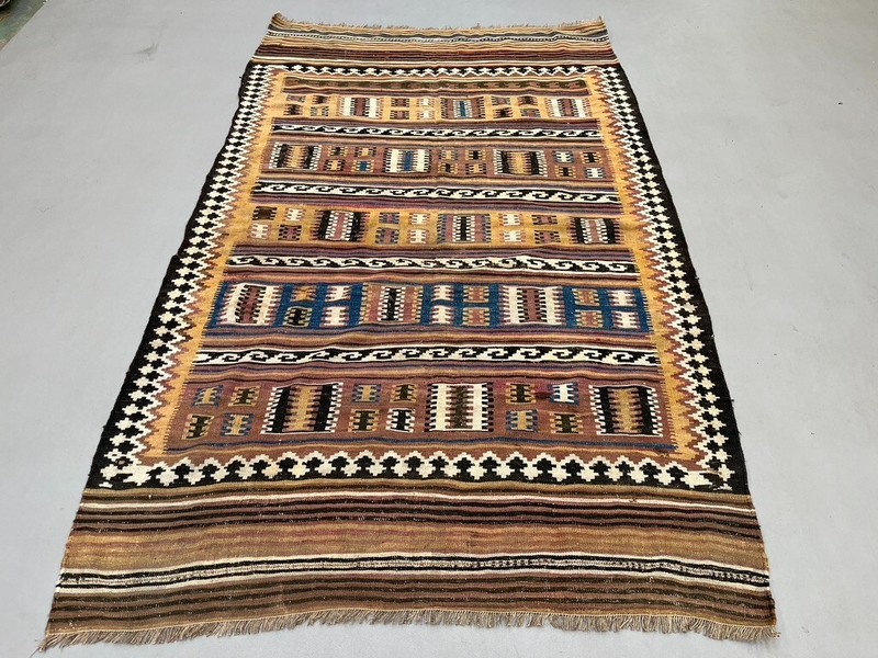 Antique Qasgai Kilim 254x154 cm Wool Kelim Rug Large Red, Black, 2474 gallery