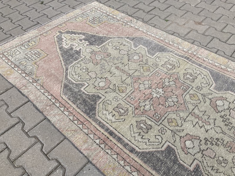 Pink rug, Turkish rug, Vintage Rug, Wool rug, Large rug, Area rug, 4.1 x 8.2 ft gallery
