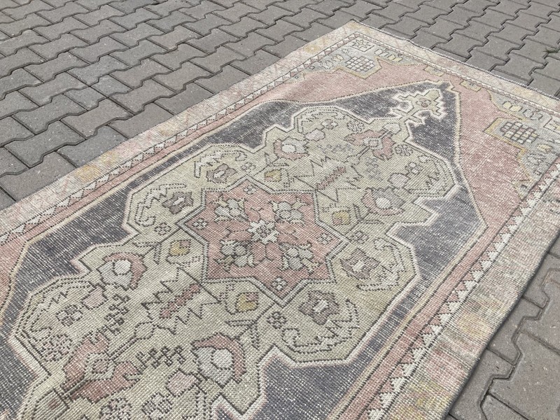 Pink rug, Turkish rug, Vintage Rug, Wool rug, Large rug, Area rug, 4.1 x 8.2 ft gallery