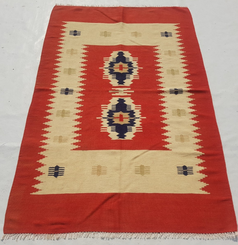 Vintage Traditional Handcrafted Turkish Kilim Rug for Home Décor 177x117 cm