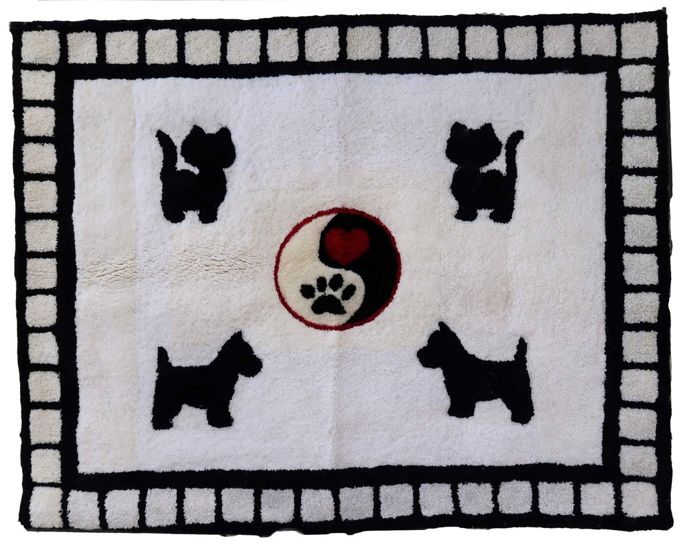 Handmade contemporary ORA French hooked rug 3' x 3.7' (93cm x 115cm), 2021 - 1C8